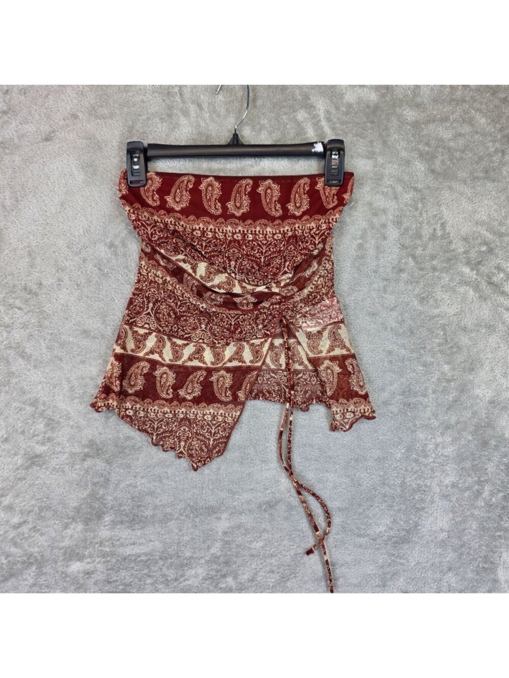Silence + Noise Tank Top Womens S Red Paisley Off The Shoulder Handkerchief Hem